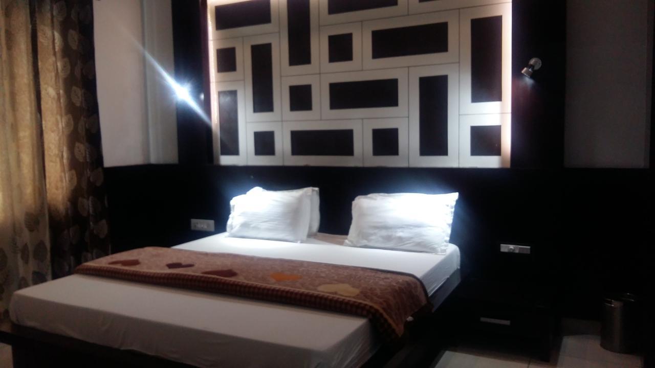 Hotel D2M Mānsa Zewnętrze zdjęcie